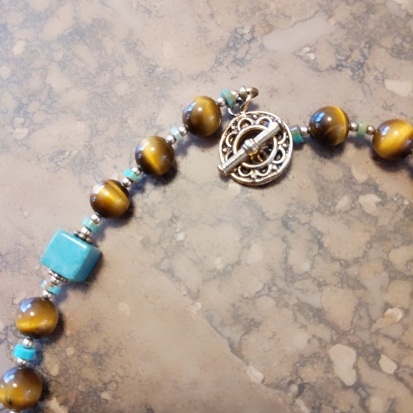 Cat's Eye/Turquoise and Gold Tone Beaded Necklace 25 in - Picture 5 of 6